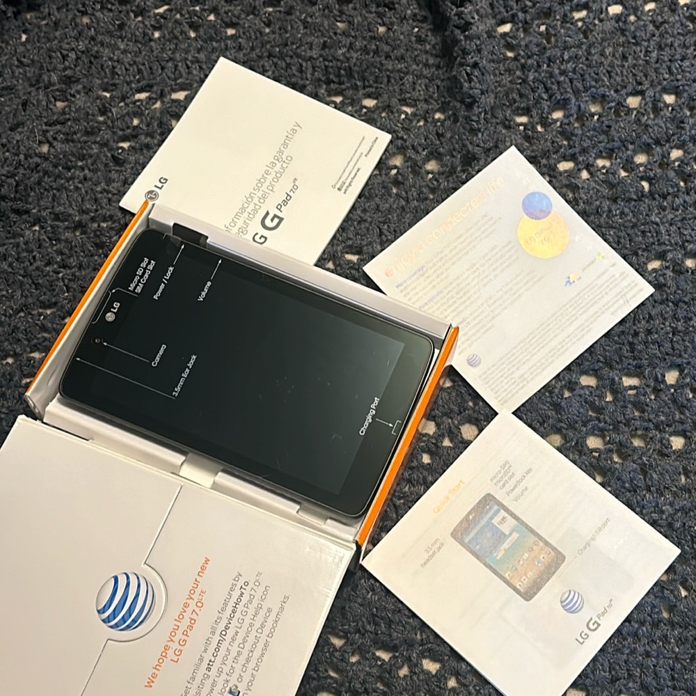 LG- G pad 7.0 NEW!!! open box